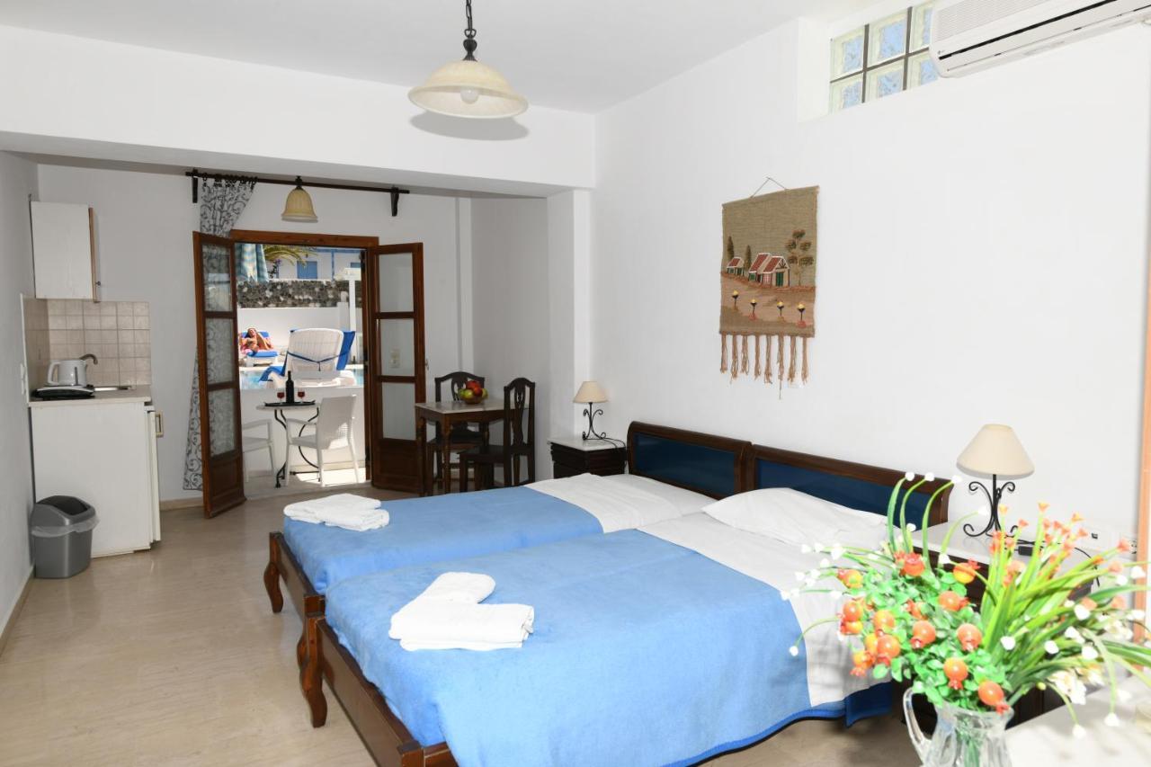 Sunflower Aparthotel Kamári エクステリア 写真