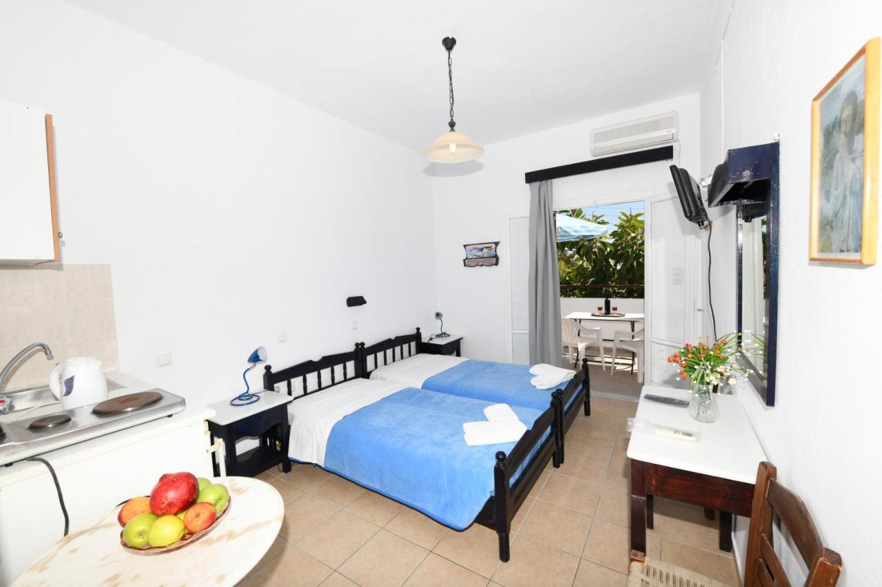 Sunflower Aparthotel Kamári エクステリア 写真