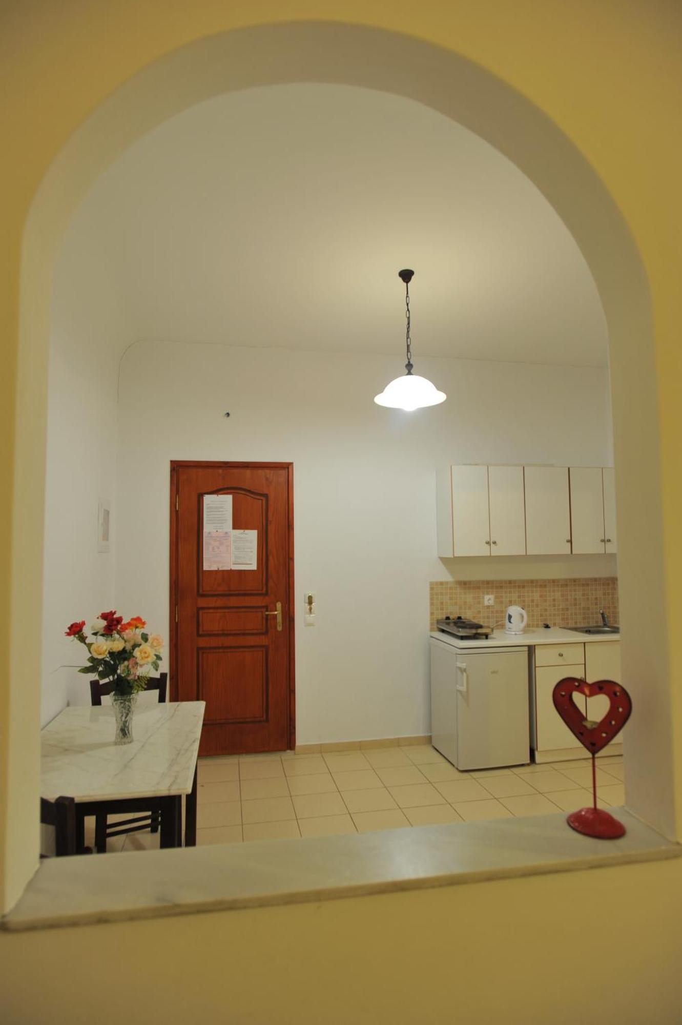 Sunflower Aparthotel Kamári エクステリア 写真