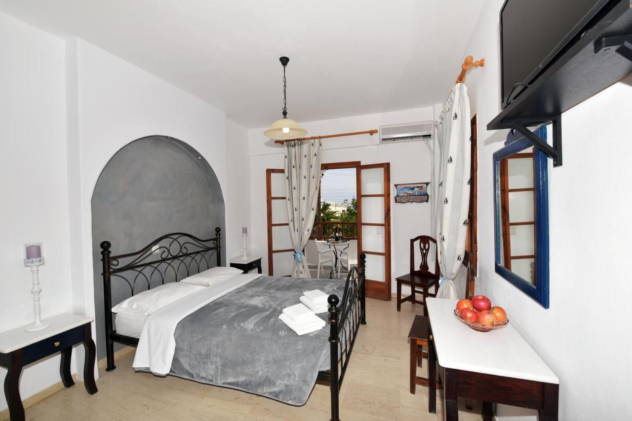 Sunflower Aparthotel Kamári エクステリア 写真