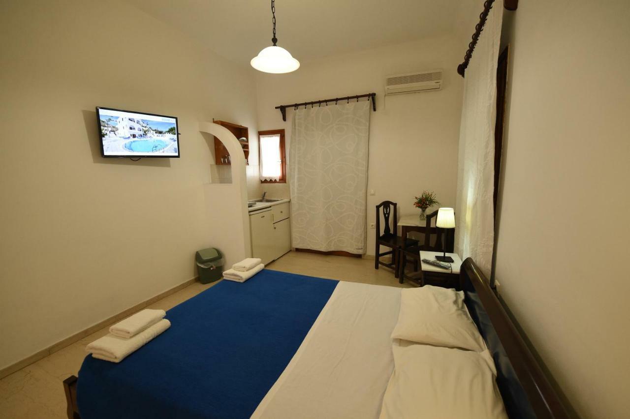 Sunflower Aparthotel Kamári エクステリア 写真